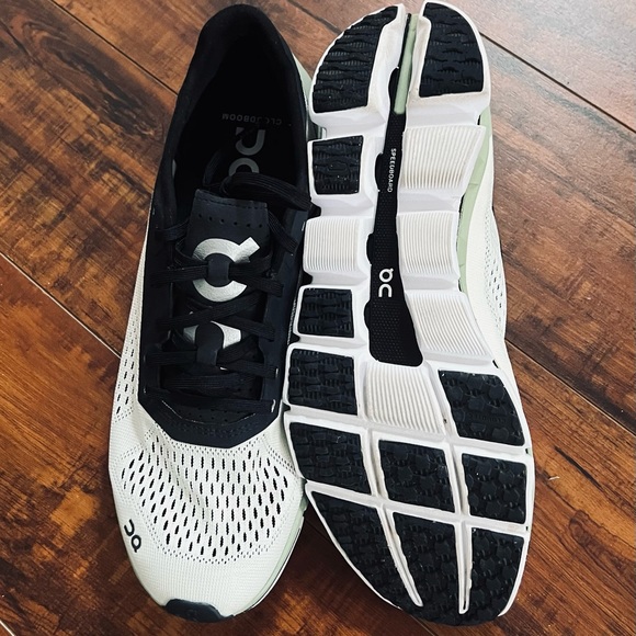 On CloudBoom Women Sneakers - Picture 9 of 11